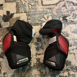 Bauer Youth size L hockey elbow pads